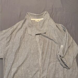 Max Studio Gray and White Striped open shirt sleeve with pockets!! Size 2X
